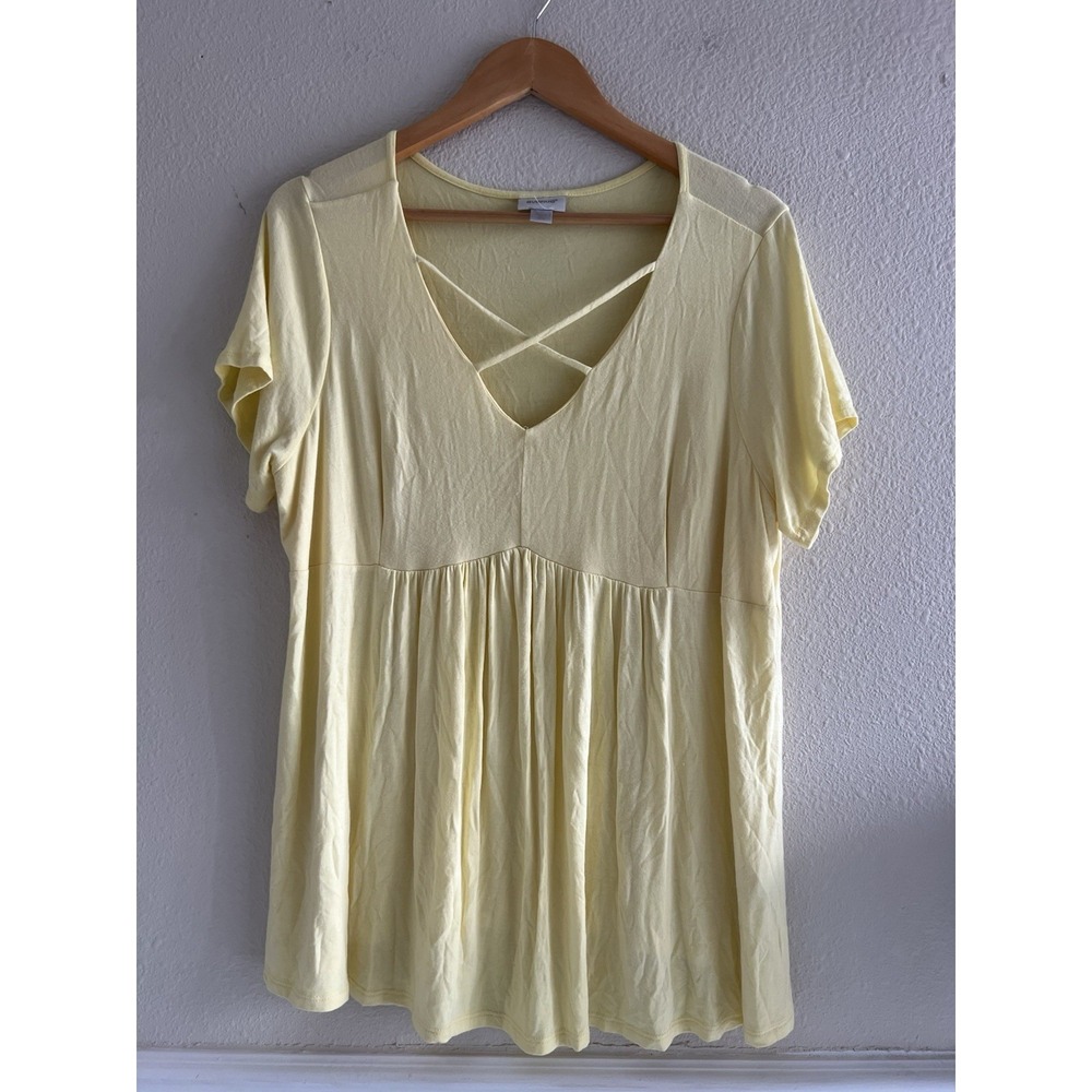 Avenue Pastel Yellow Top Size 14/16 Babydoll Boho Casual Flowy